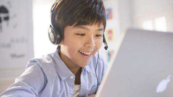网上青少儿英语口语哪家好？网上英语口语培训多少钱？